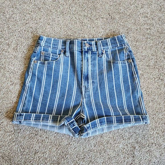 NEW Women's GAP Striped Mom Jean Shorts Size 0/25 - Picture 1 of 8
